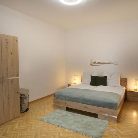 Appartment Weinbau Muellner 네우시에들암시 외부 사진