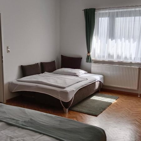 Appartment Weinbau Muellner 네우시에들암시 외부 사진