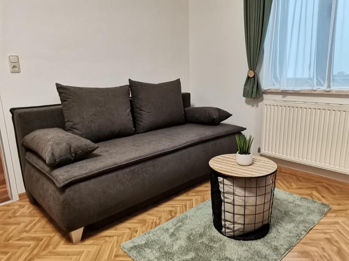 Appartment Weinbau Muellner 네우시에들암시 외부 사진