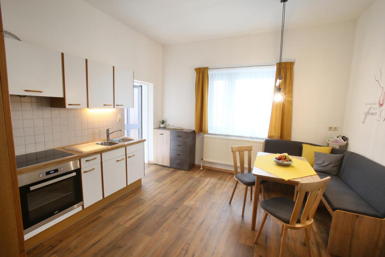Appartment Weinbau Muellner 네우시에들암시 외부 사진